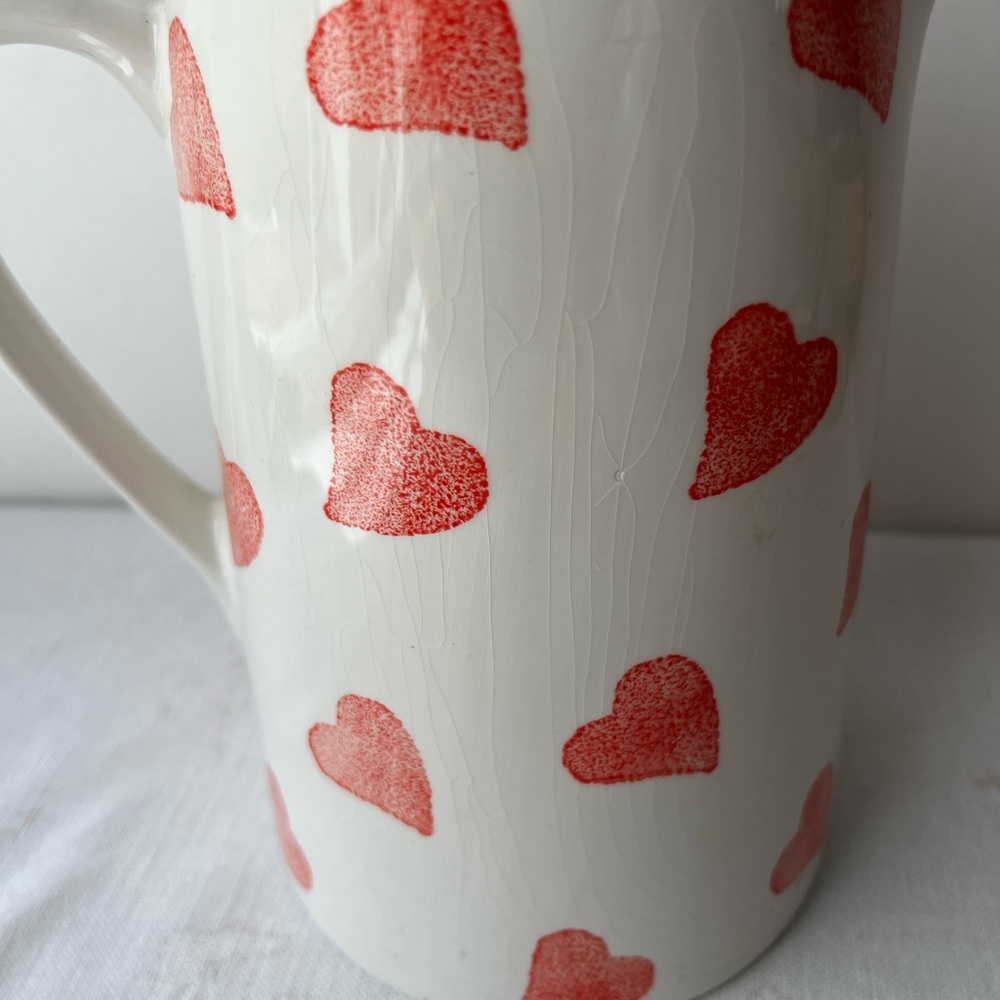 Heart Patterned Ceramic Pitcher - Picture 4 of 10